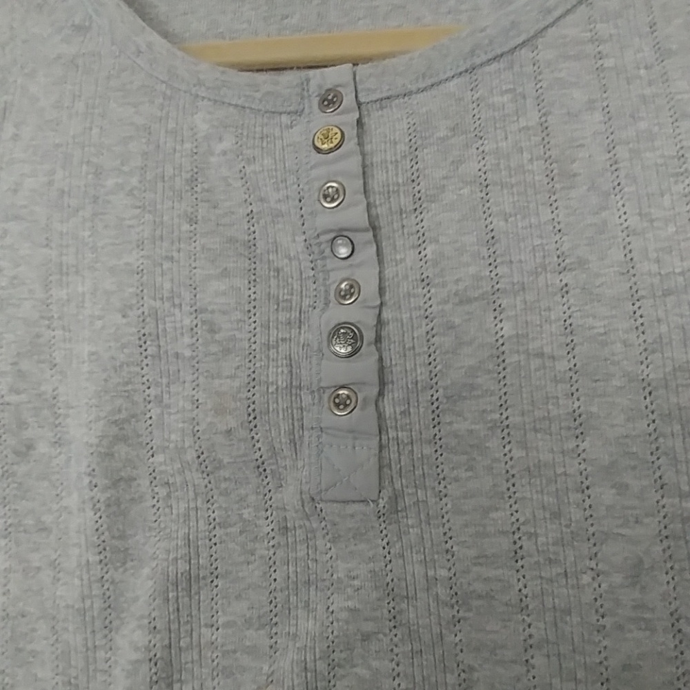 Gray top - Picture 2 of 5